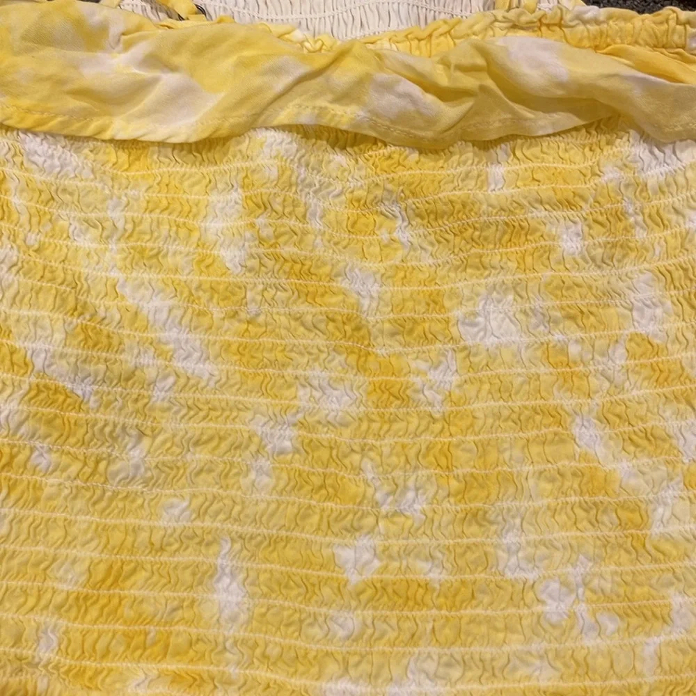 Abercrombie Kids off shoulder stretchy tank in yellow & white tie dye size 9/10